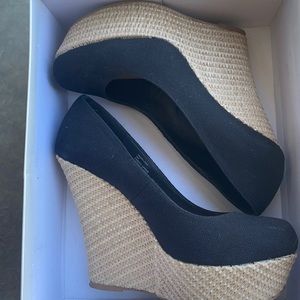 Black and Tan Steve Madden wedges